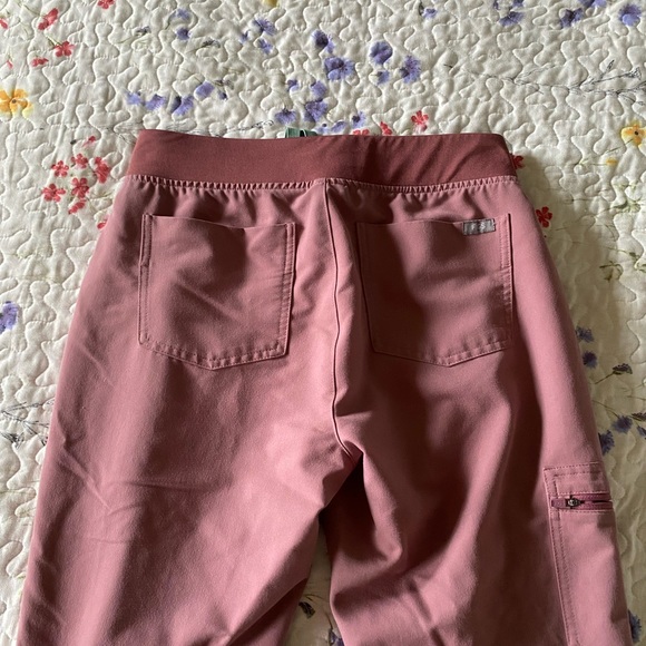 FIGS technical scrub pants - Picture 3 of 5